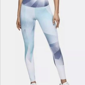 NWT Under Armour Womens Breathelux Printed Legging